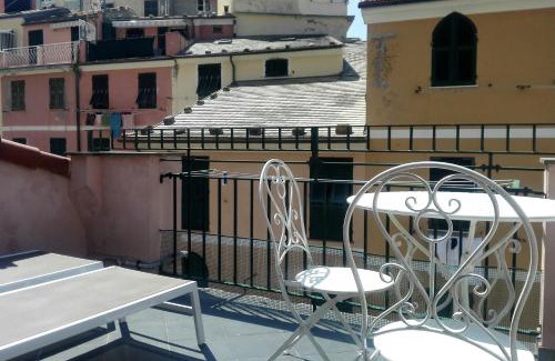 Vernazza House | The Terrace