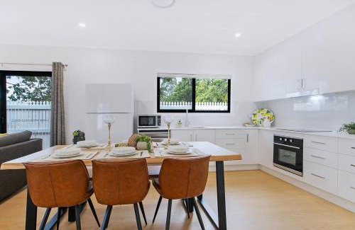 Macgregor House | The Terrarena - Family Stay near Shopping & Eateries