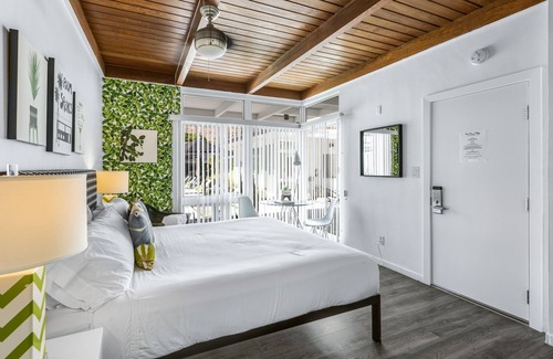 Downtown Palm Springs Hotel | The Three Fifty Hotel