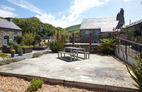 Rhyd-y-clafdy House | The Threshing Barn