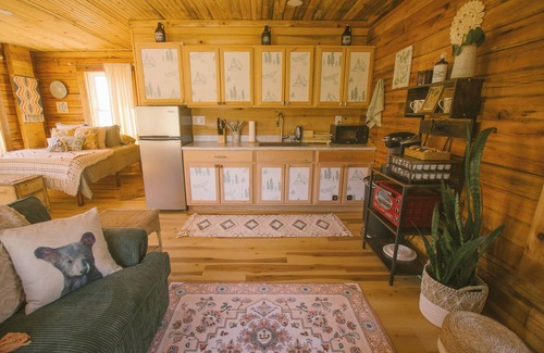 Elizabethton Cabin | The Thru-Hiker: A Tiny Cabin in Appalachia, less than 5 miles from the AT!