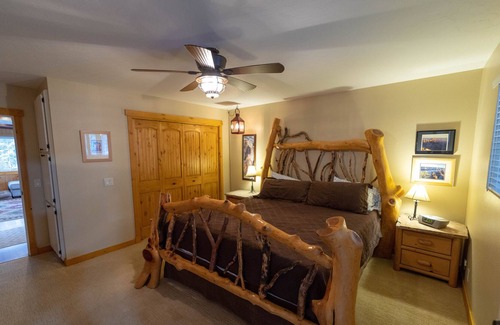 Prescott House | **The Thumb Butte Retreat** 5 min drive to Downtown. Pet friendly with big yard!