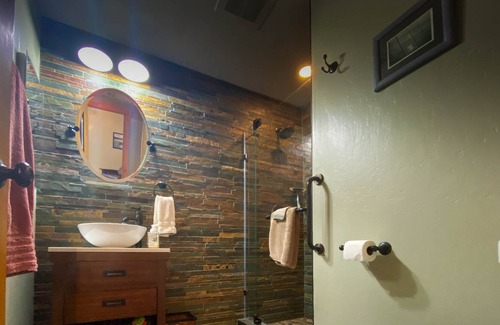 Prescott House | **The Thumb Butte Retreat** 5 min drive to Downtown. Pet friendly with big yard!