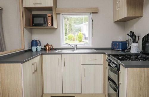 Llanarth Cottage | THE TIDDLER, pet friendly, with a garden in Llanarth