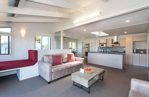 Okiato House | The Tide Watcher - Okiato Holiday Home