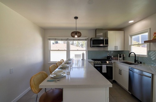 Motel District Hotel | The Tides Oceanview Inn and Cottages
