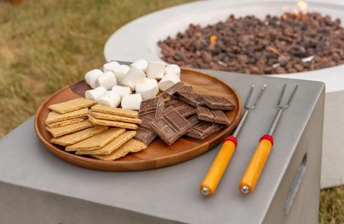Highlands House | The Timberline- Game Room, Outdoor Theater, Bocce, Fire Pit, Pets