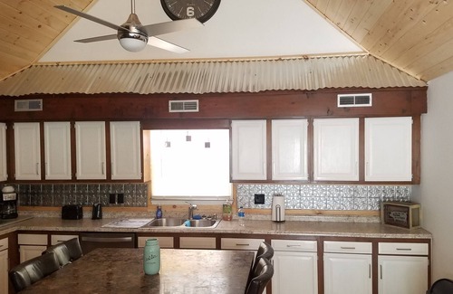 Forest City House | The Tin Roof 4bd, 1.5bthnConveniently located in Forest City near 74 bypass