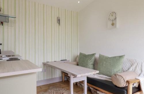 St Wenn House | The Tinystore