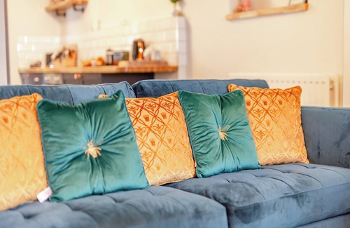 Guisborough Cottage | The Tipsy Bee at 143.