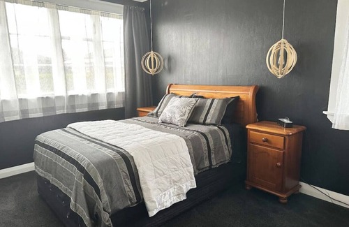Tirau House | The Tirau Cottage - Waikato