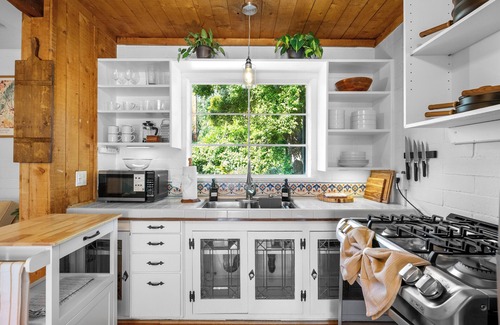 Topanga Cottage | The Topanga Cottage - Peaceful Canyon Escape