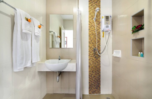 Talat Nuea Hotel | The Topaz Residence