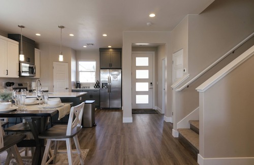 Hildale House | The Toroweap - 4 Bed, 3 Bath, Hot Tub + Deck