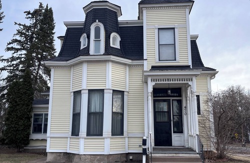 Eau Claire Apartment | The Tower on Summit