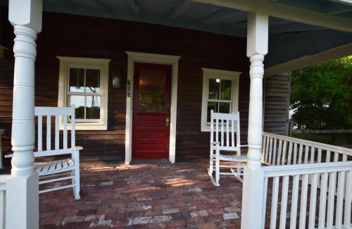 Lower Township House | The Town Bank Cottage