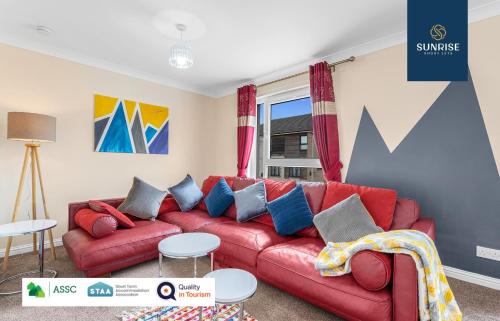 Dundee Apartment | THE TOWNHOUSE, 4 Rooms Large Beds with TV's, Poker Table, Fully Equipped, Easy Ring-Road Access, Parking, WiFi, 5 MINS TO CITY CENTRE - Long Stays, INVOICE and REDUCED PRICE are only via SUNRISE SHORT LETS Dundee
