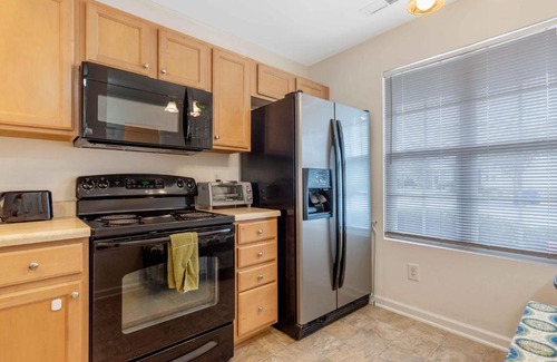 Northeast Raleigh Apartment | The townhouse by the greenway- Perfect Relocation or Vacation!