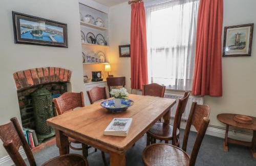 Salisbury House | The Townhouse