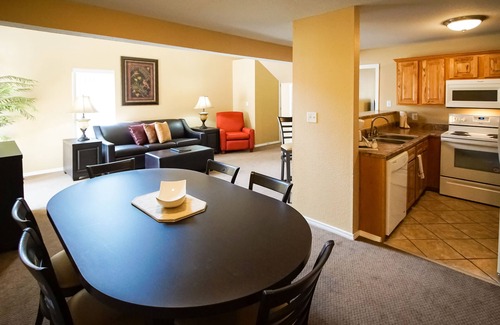Branson Apartment | The Townhouses
