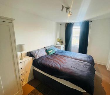 St. Johns Wood House | The Traders Inn
