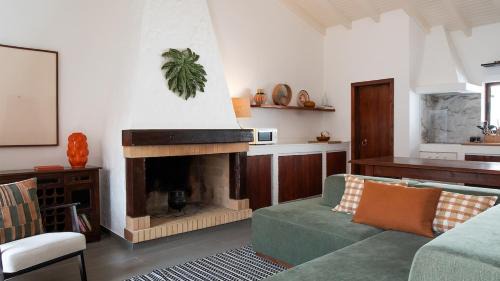 Baiona House | The Traditional Home with Heated Pool, BBQ, Fireplace