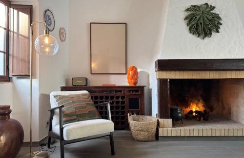 Baiona House | The Traditional Home with Heated Pool, BBQ, Fireplace
