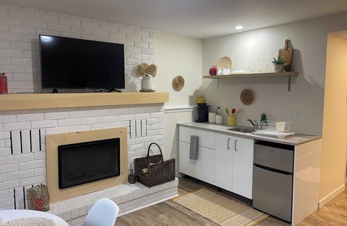 St. Catharines Apartment | The Tranquil sun room