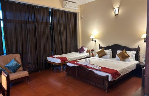 Kovalam Resort | The Travancore Palace Beach Resort