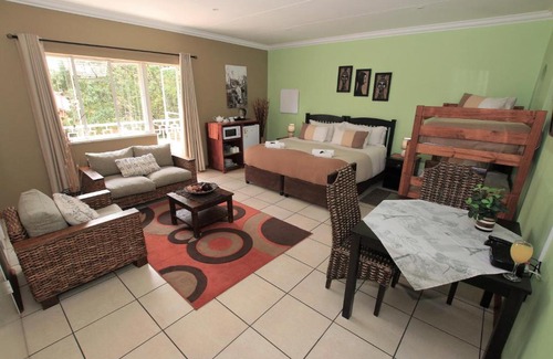 Farrarmere House | The Travellers Friend - Urban Jungle