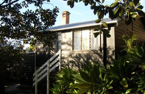 Crescent Head House | The Tree House, 6 Gowing Street