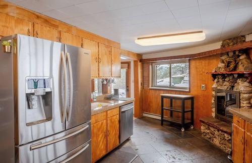 Golden House | The Treehouse Monthly Rental - Modern Mountainside Home Near Red Rocks