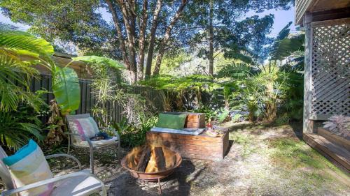 Pearl Beach House | The Treehouse -Pet Friendly, Heated Spa