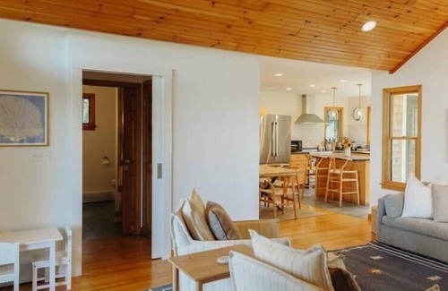 Plymouth House | The Treehouse - Private Beach on Cape Cod Bay