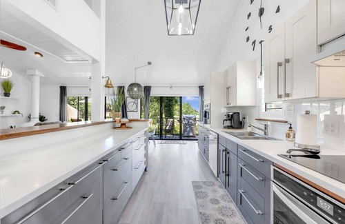 Horseshoe Bay House | The Trendy Sanctuary | Long Term Stays