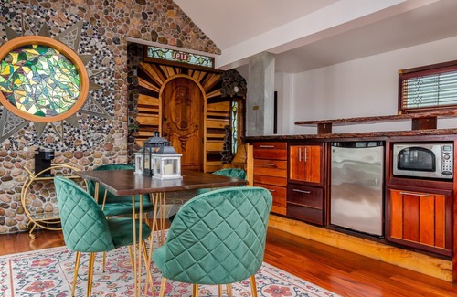 Ithaca Cottage | The Triple Suite: Park 119, Parlour, and Balloon Suites - sleeps up to 10 people