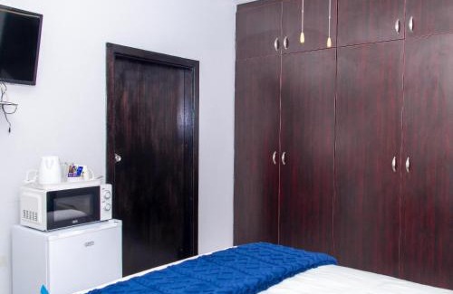 Westville Bed & Breakfast | The Tropical Hut Lodges Westville