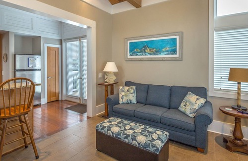Carrabelle Cottage | "The Turtle Shell" 1BR/1BA $175 per night, sleeps 4, across from the beach!