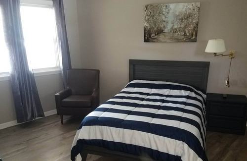 Ontario Center House | The Twin Rock Motel. Clean, Quiet. Cable and Wi-Fi