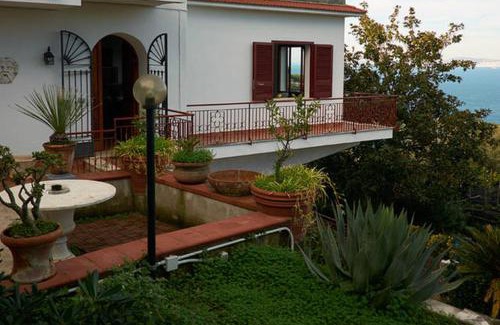 Priora Villa | The Two Magnolias