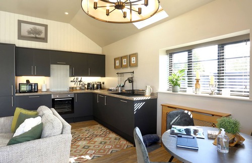 Loppington Cottage | THE TYRE BARN, pet friendly, with a garden in Wem