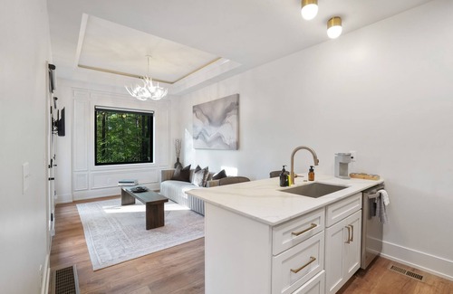 Rockbridge Cabin | The U Haus | Modern & New | Private Hot Tub