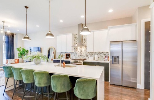 Hadley - Washington House | The Ultimate Double Rooftop Deck w/Skyline Views