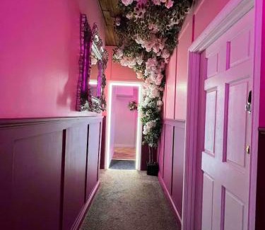 Manchester City Centre Apartment | The Ultimate Hen Suite with Bar & Makeup Room