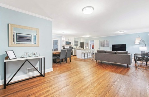 Candler-McAfee House | The Ultimate Retreat Sleeps 16, Fun & Relaxation