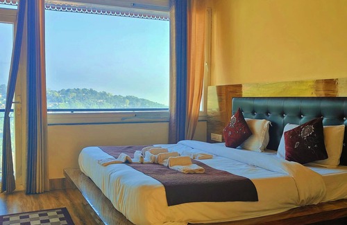 McLeod Ganj Hotel | The Unmad Satovari