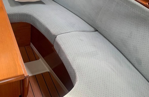 Santa-Maria-Poggio Boat Rental | The unusual. Unforgettable vacations on a sailboat.