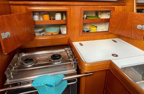 Santa-Maria-Poggio Boat Rental | The unusual. Unforgettable vacations on a sailboat.