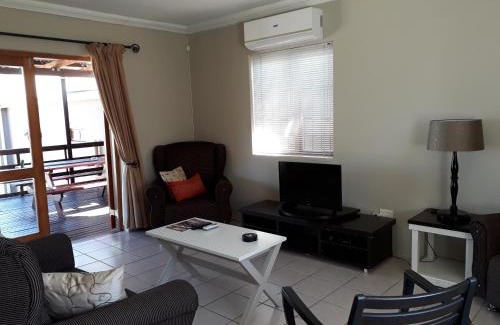 Swellendam Apartment | The Upper Deck Apartment