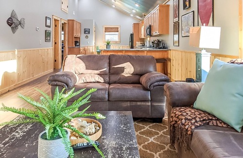 Mountain View House | The Upper Deck on Riverview